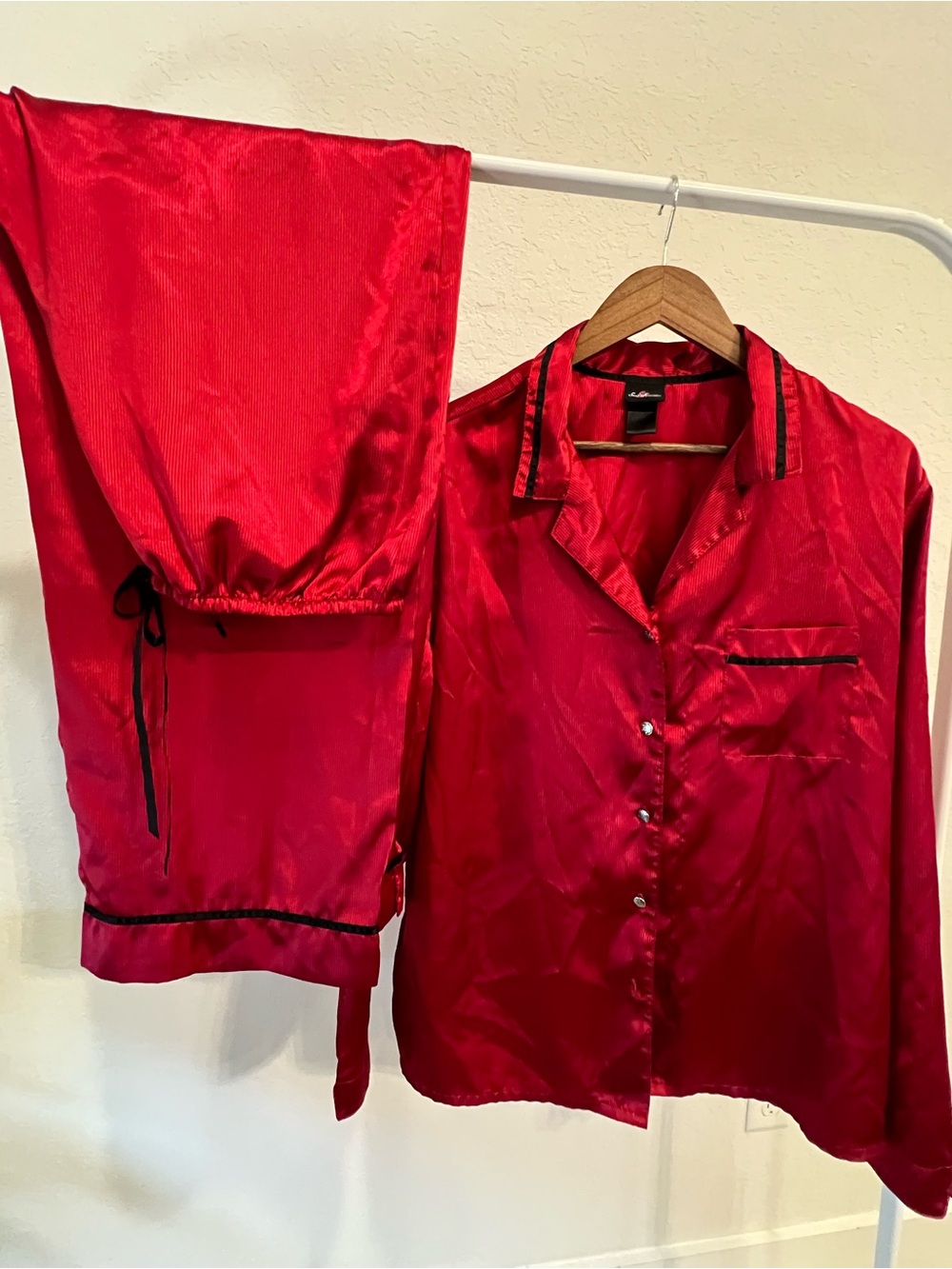 Red Black Pinstripe Satin Pajama Set Size XL 16/18